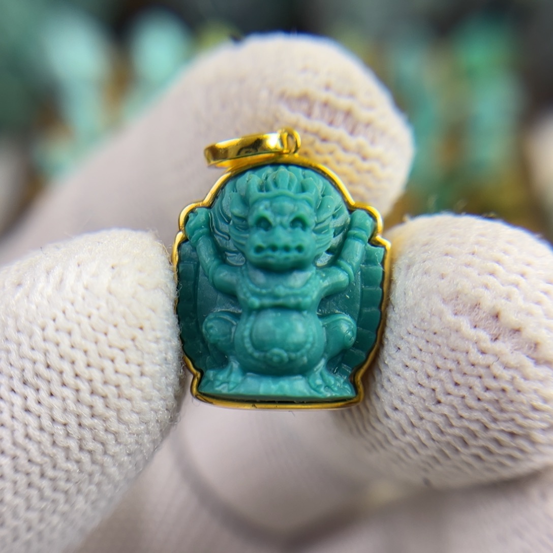 绿松石配饰18K金镶嵌