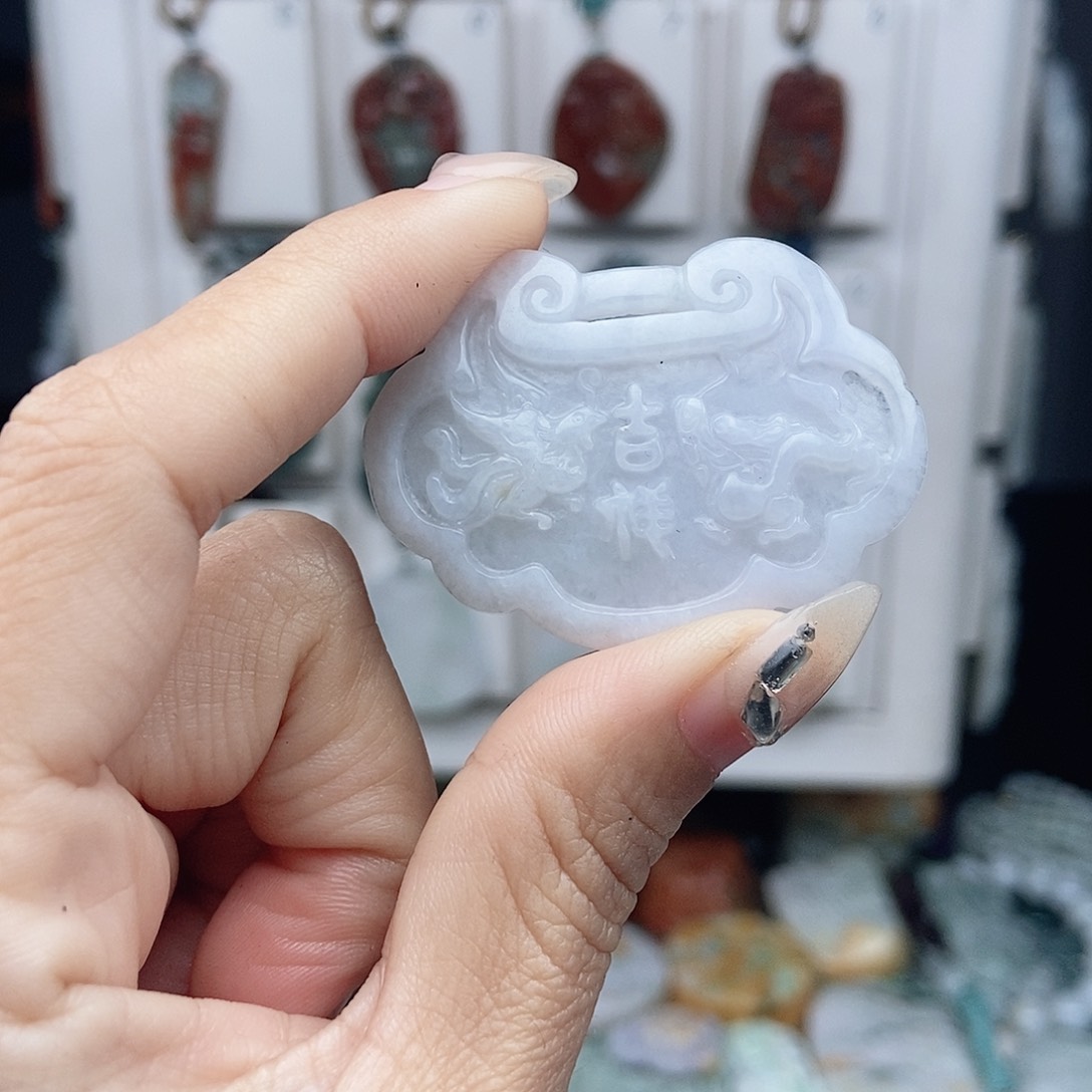 翡翠颈饰未镶嵌翡翠