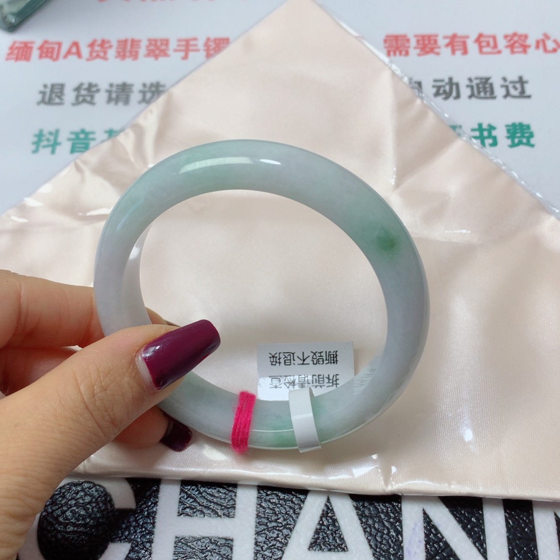 翡翠手镯未镶嵌悦****）