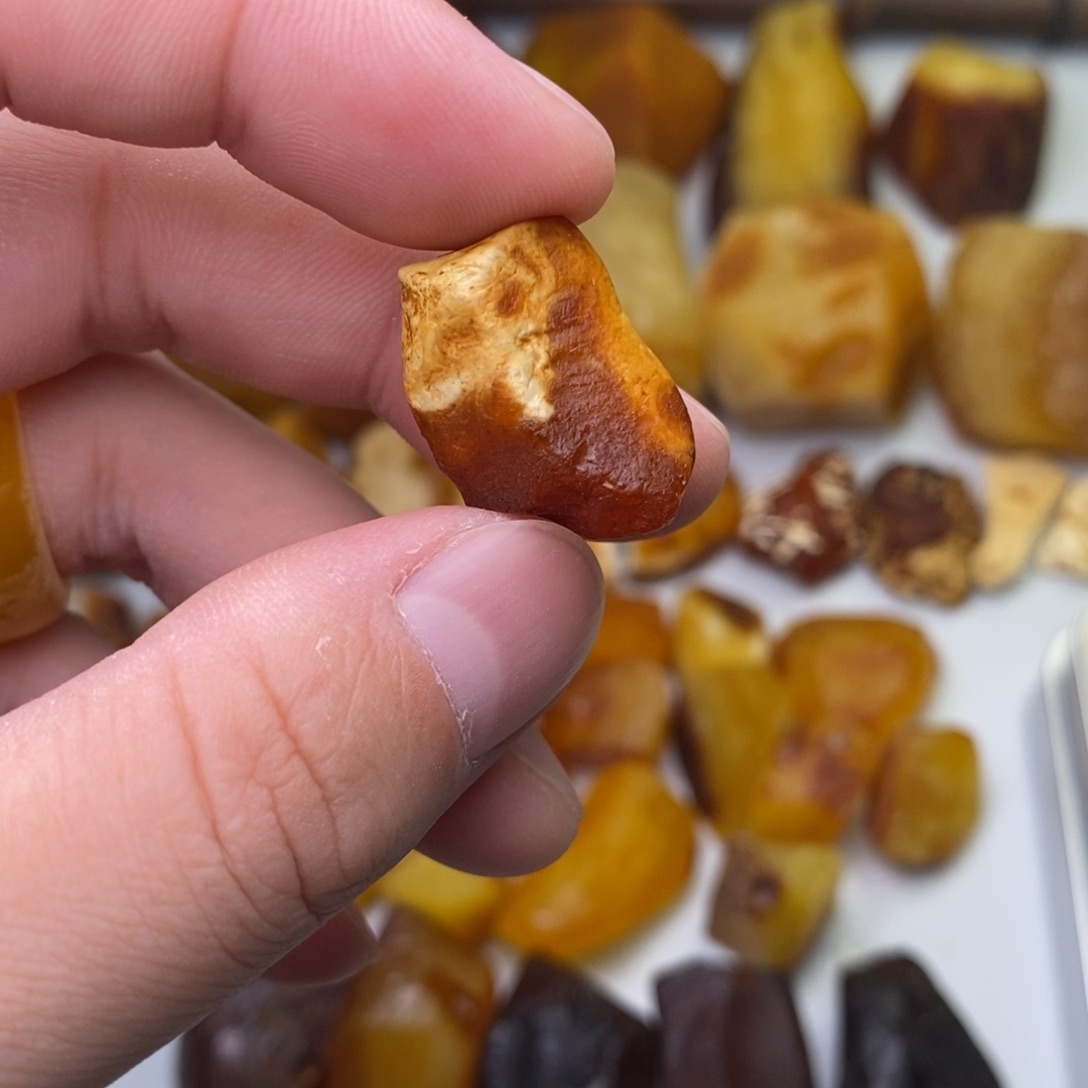 小***七定制琥珀天然蜜蜡