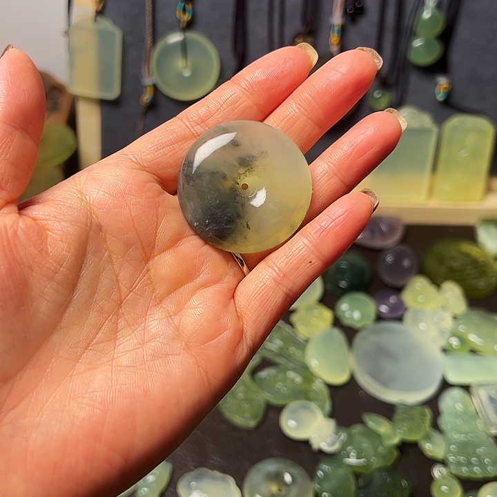 蛇纹石玉合金颈饰