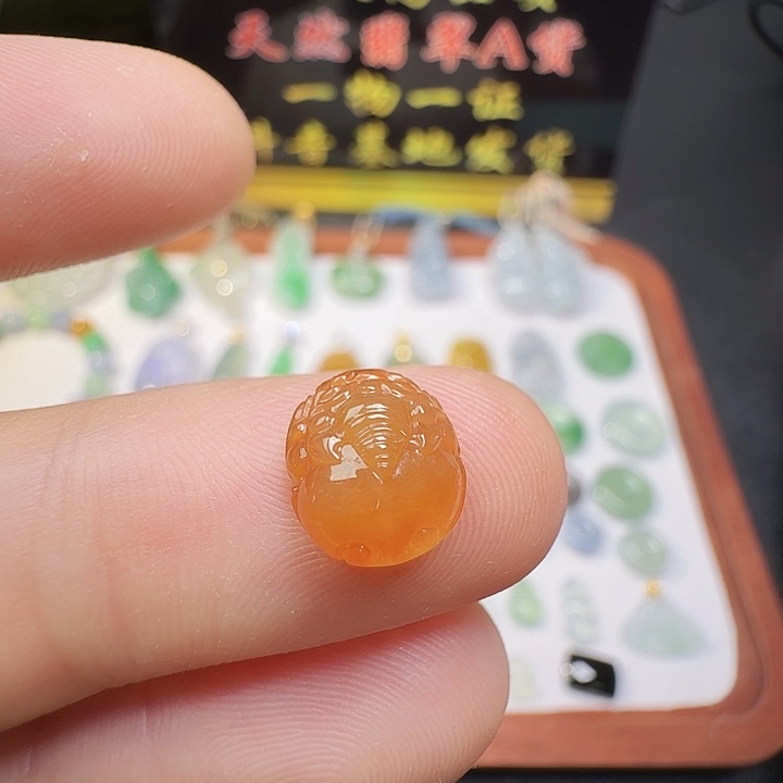 定制翡翠未镶嵌貔貅