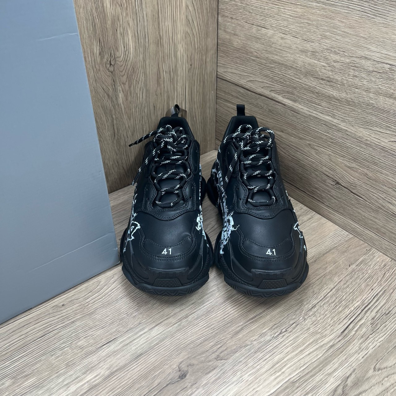 Balenciga 巴黎世家 Triple S 黑色涂鸦字母logo老爹鞋41码/99新