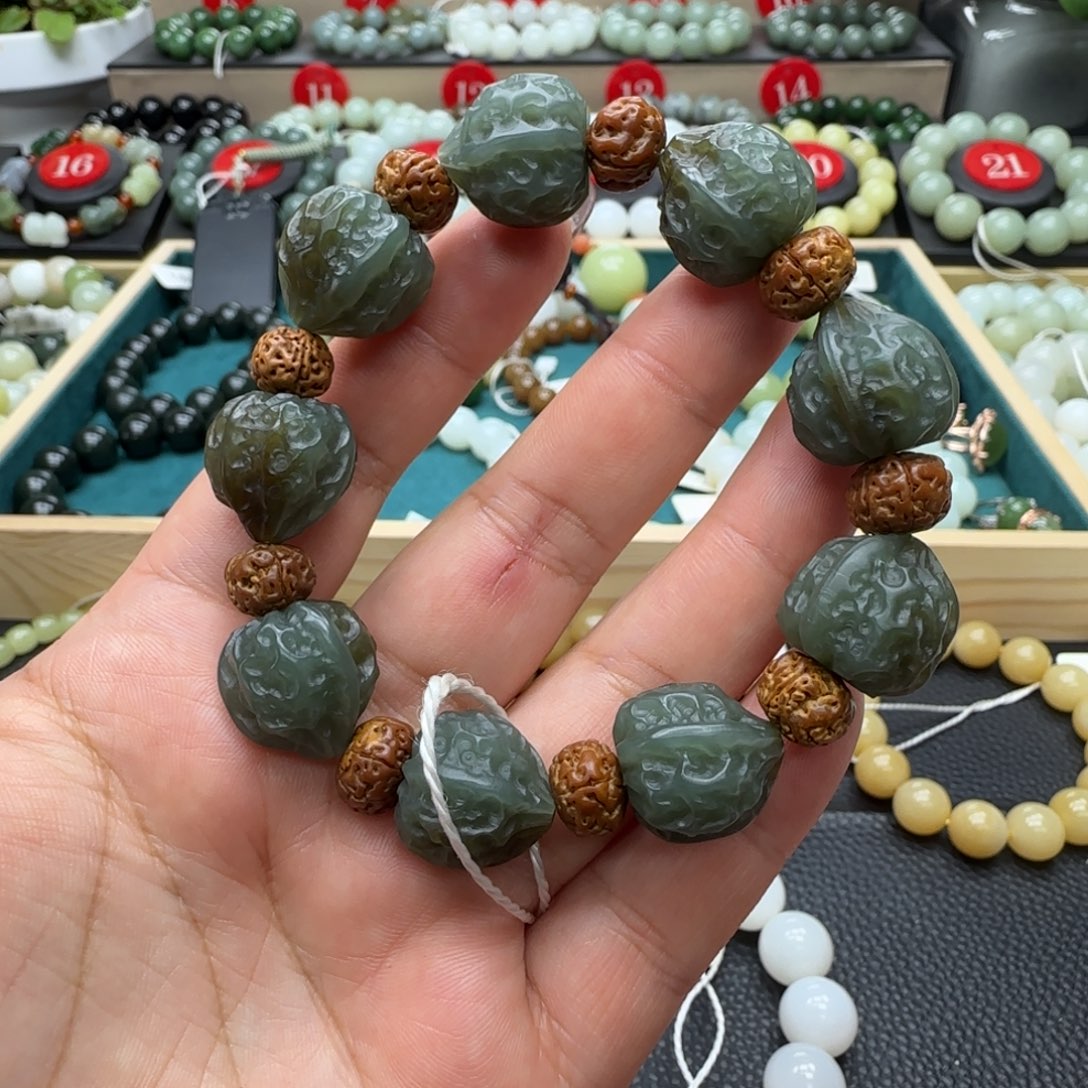 和田玉未镶嵌手链