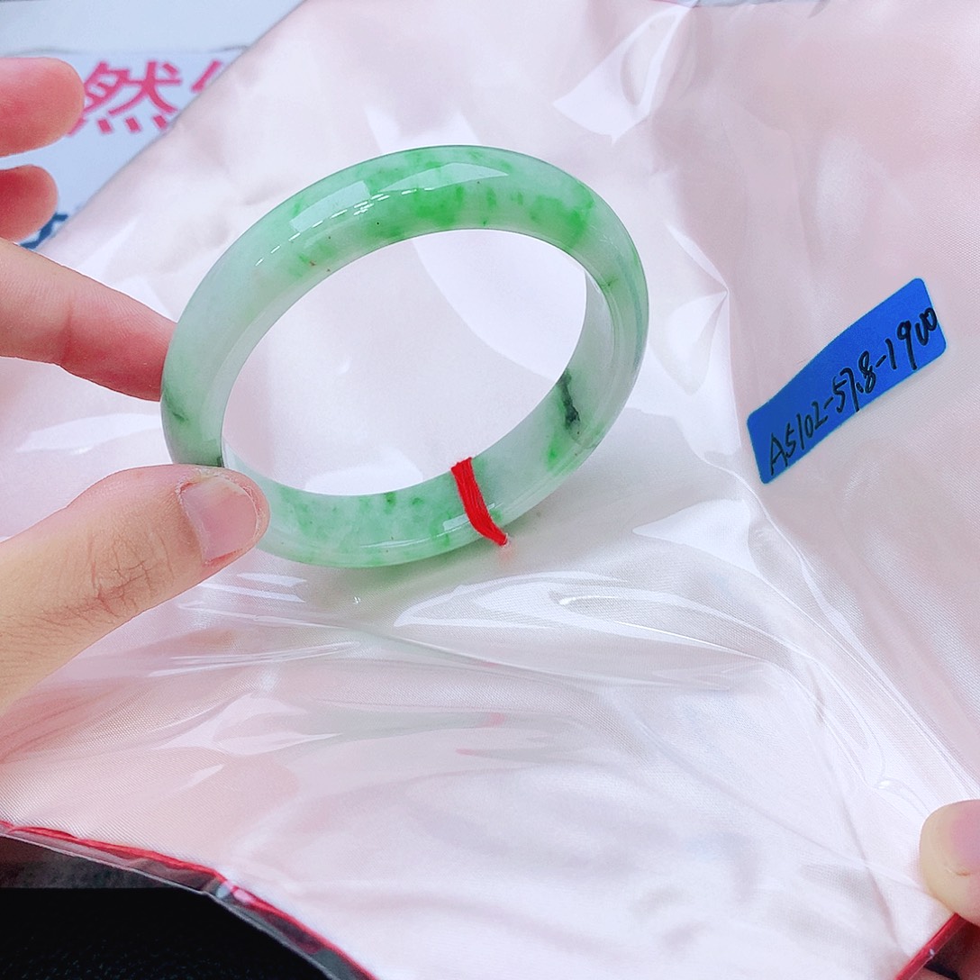 翡翠未镶嵌手镯我