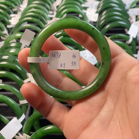 和田玉（碧玉）手镯未镶嵌