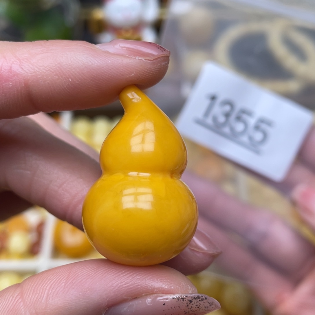 蜜蜡珠宝奇石未镶嵌粉点33.5