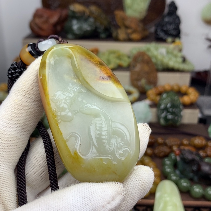 岫岩河磨玉（透闪石质玉）未镶嵌挂件午**香