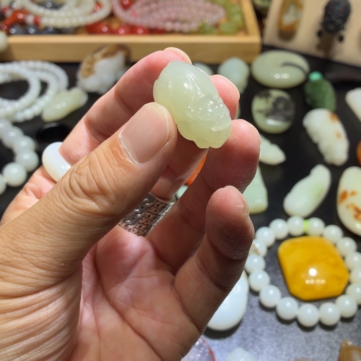 颈饰未镶嵌和田玉