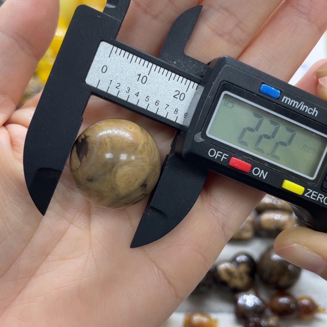 琥珀未镶嵌裸石天然琥珀