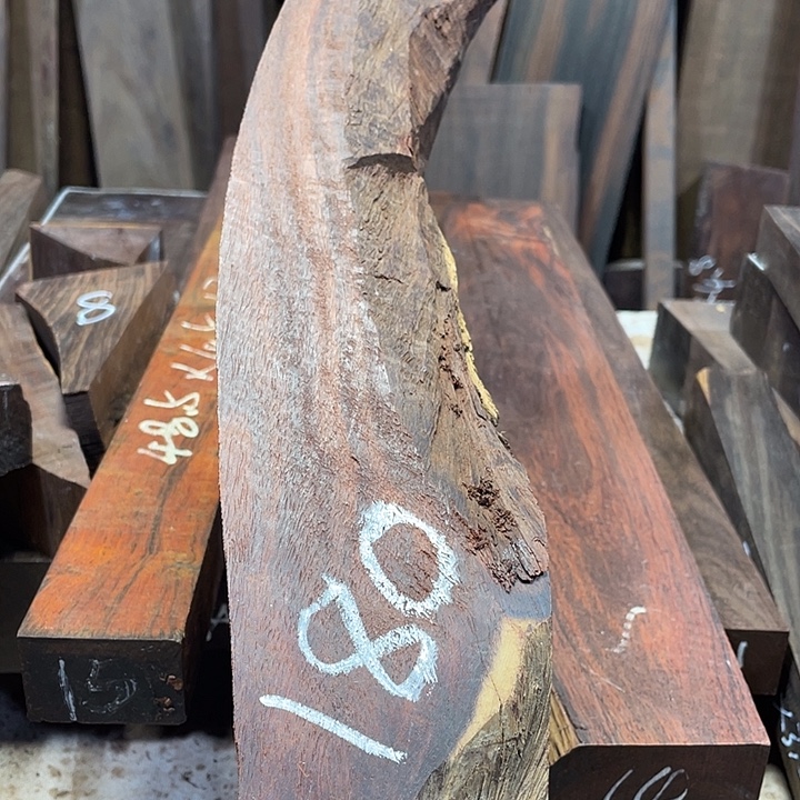 交趾黄檀（大红酸枝）