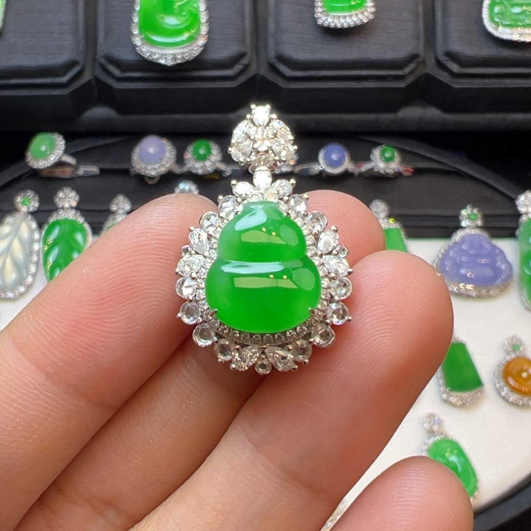 翡翠颈饰18K金镶嵌收到货48小时鉴赏期