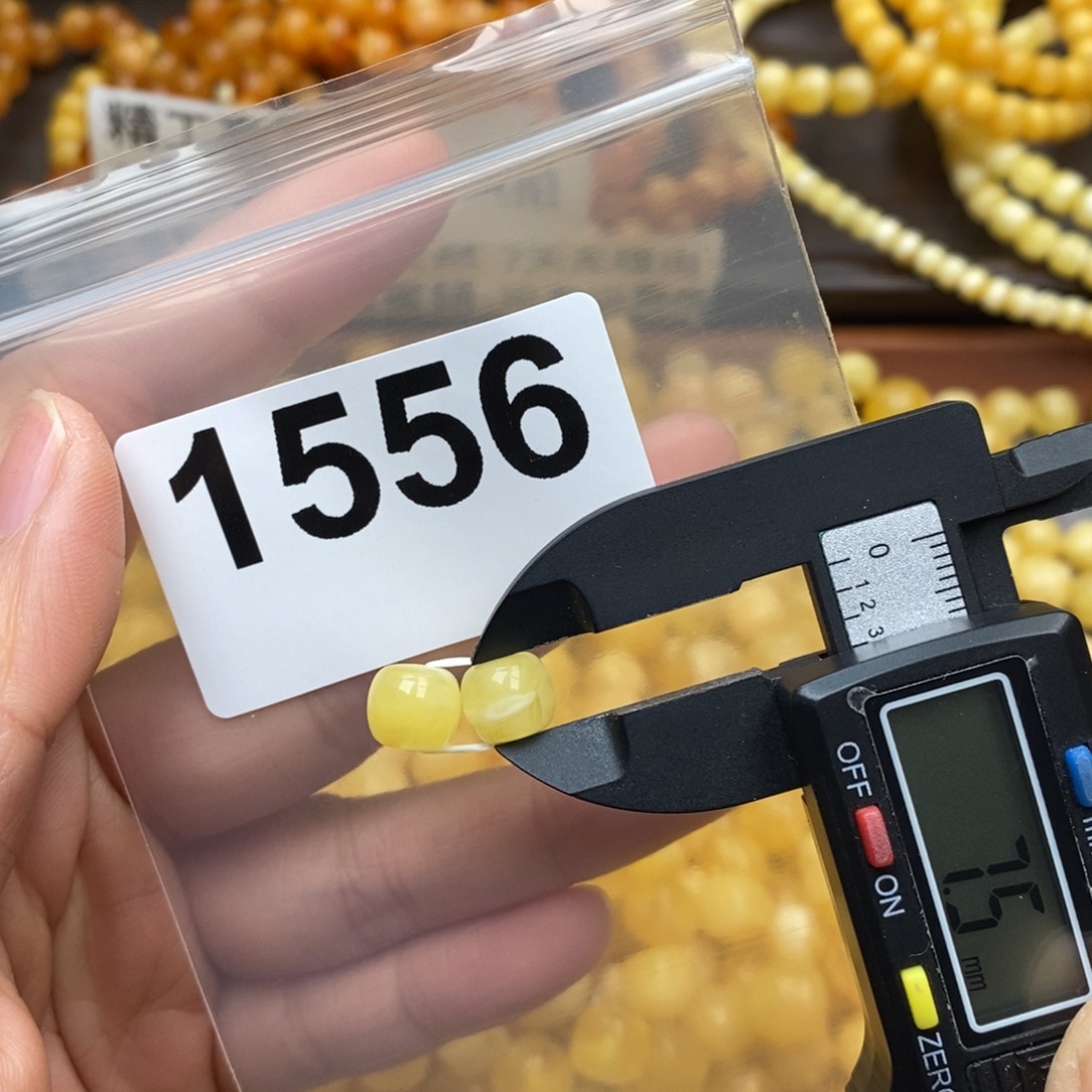 蜜蜡珠宝奇石未镶嵌