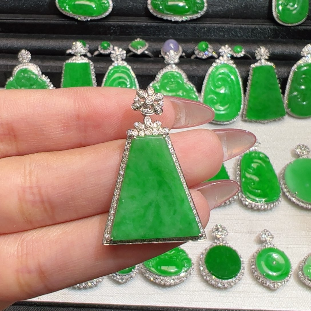 翡翠18K金镶嵌吊坠(不含链)