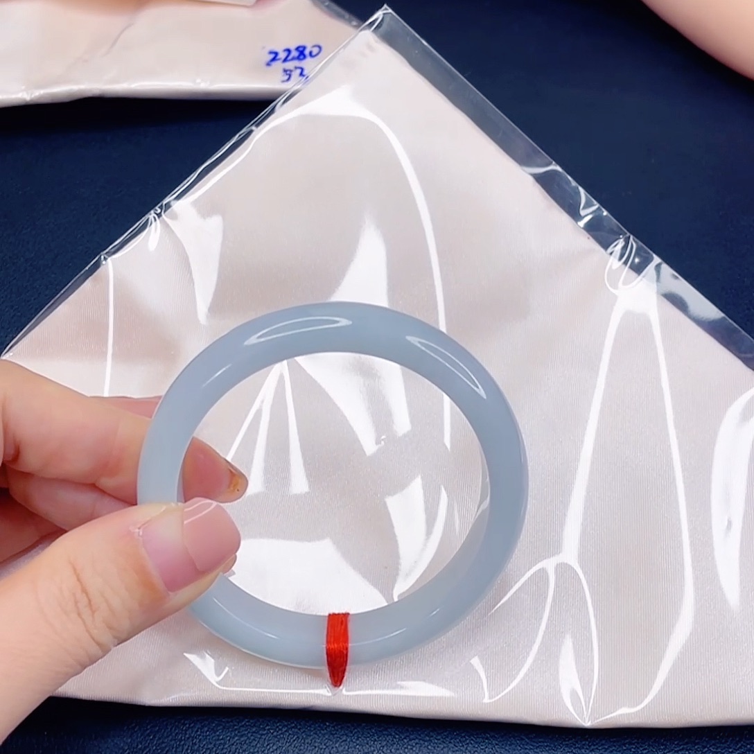 翡翠未镶嵌手镯冰胶蓝手镯