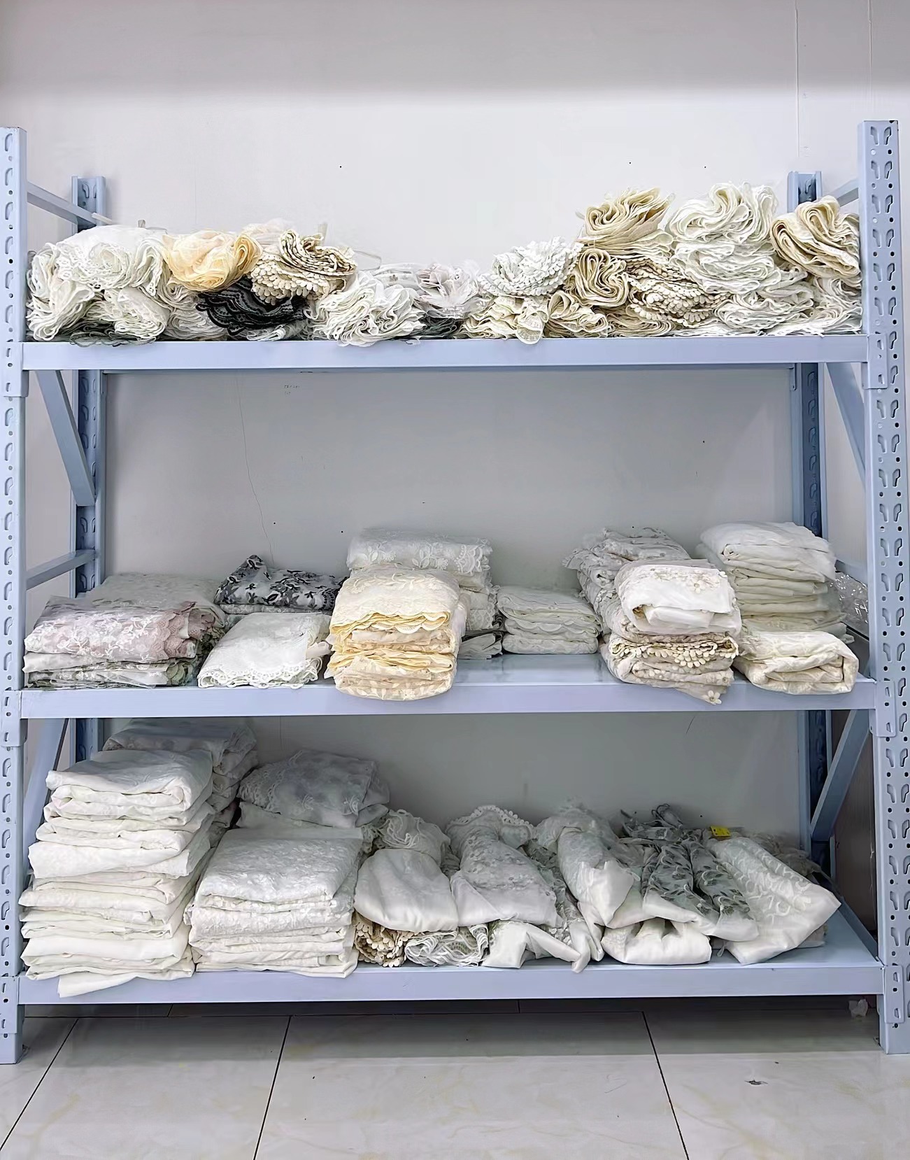 高档窗帘绣花立边-新款上样【588888】