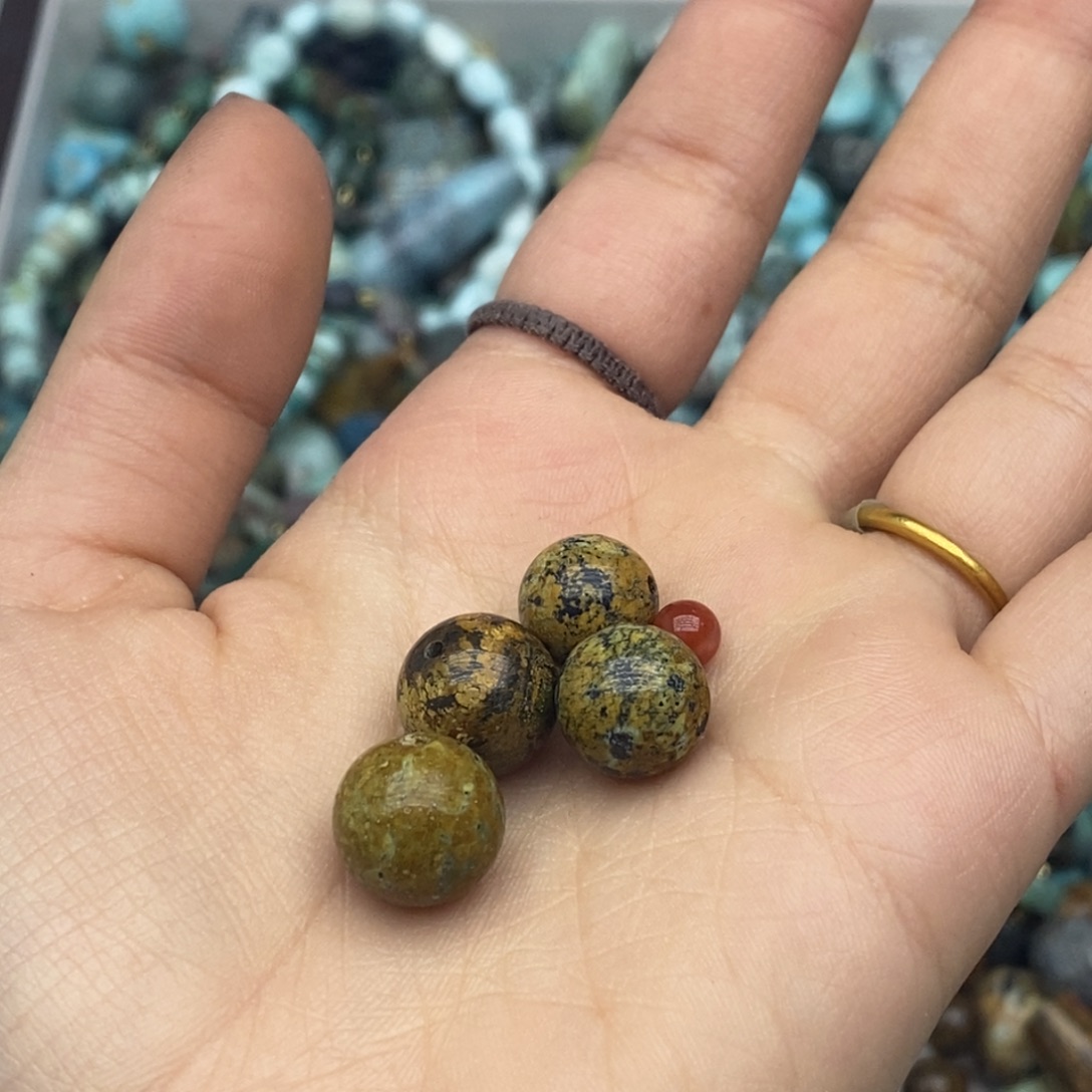 南红玛瑙未镶嵌珠宝奇石