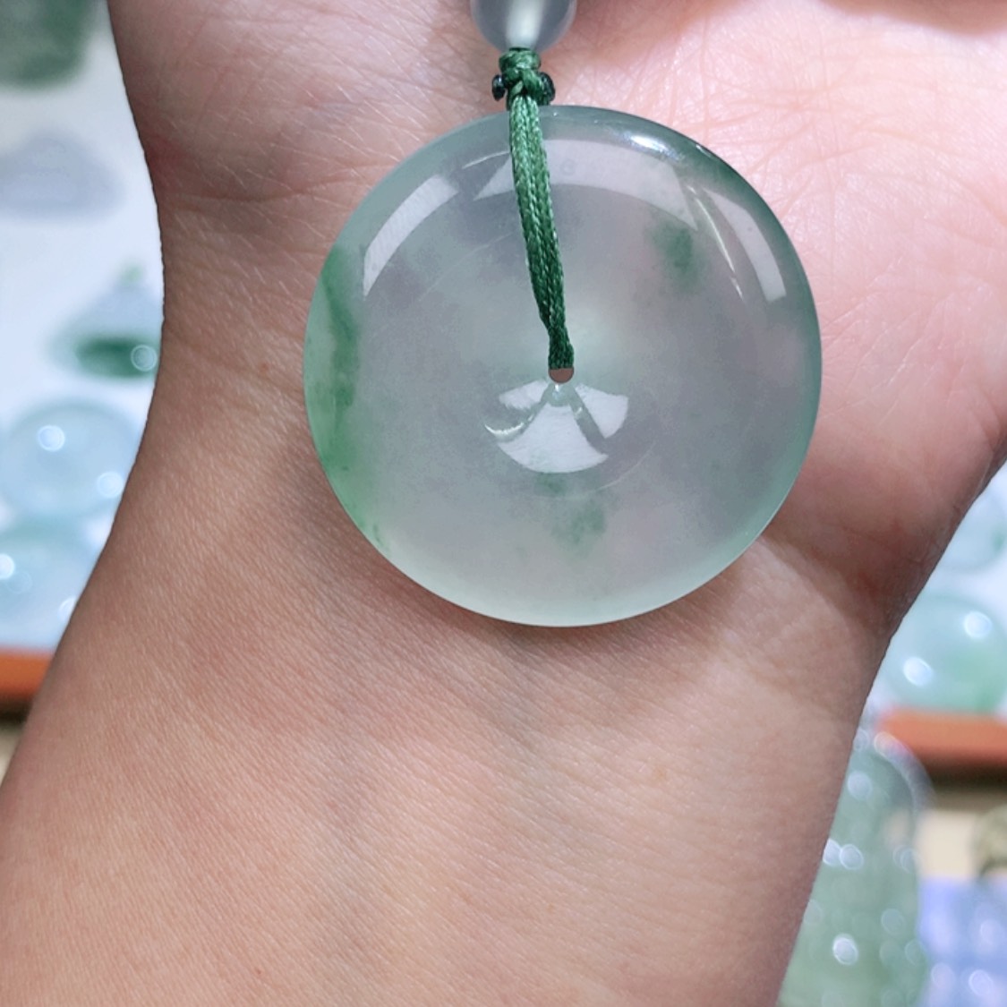 【闪购商品】翡翠颈饰未镶嵌平安扣