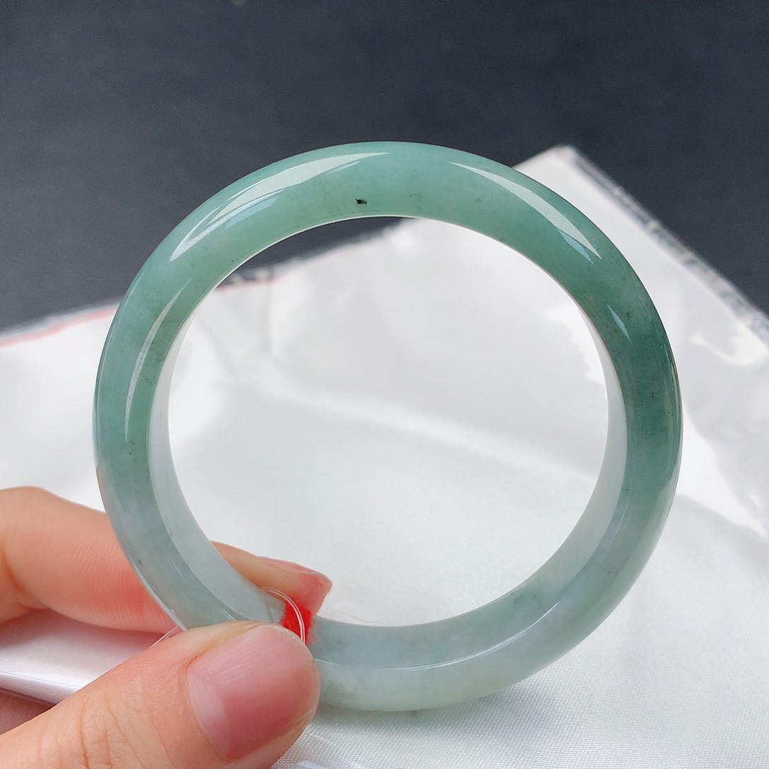 翡翠手镯未镶嵌59正53