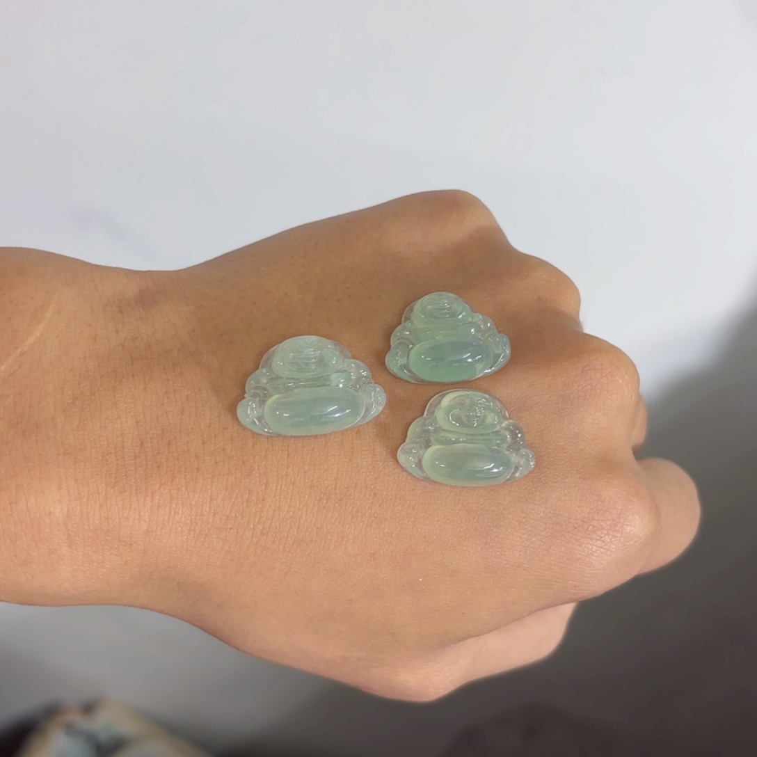 翡翠颈饰未镶嵌佛公