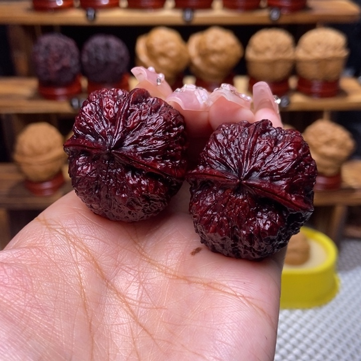 文玩核桃吊坠珊瑚44