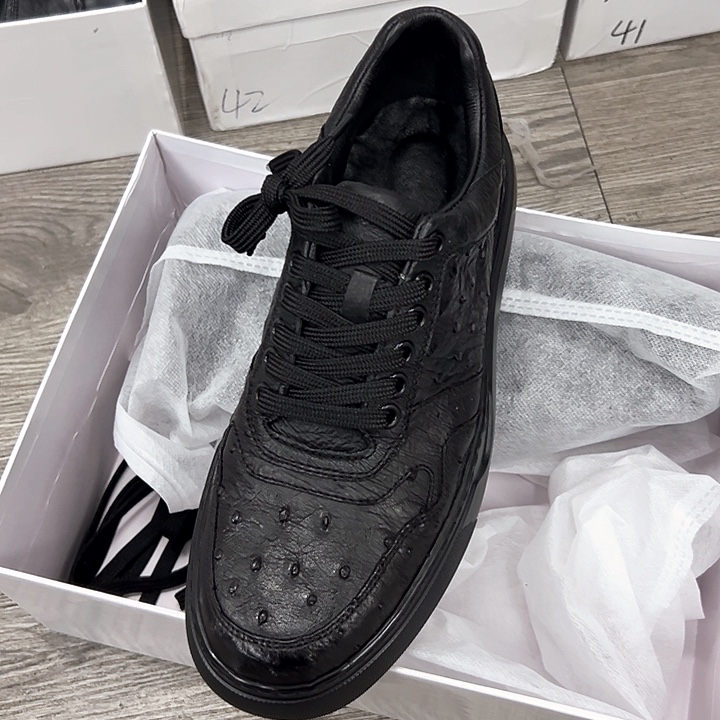 篮***洋磨砂皮（牛皮）鸵鸟板鞋40码