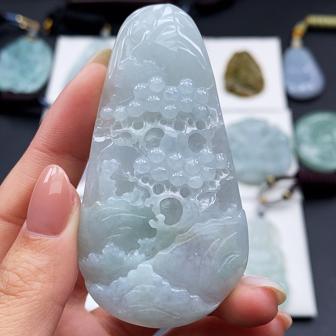 翡翠颈饰未镶嵌翡翠