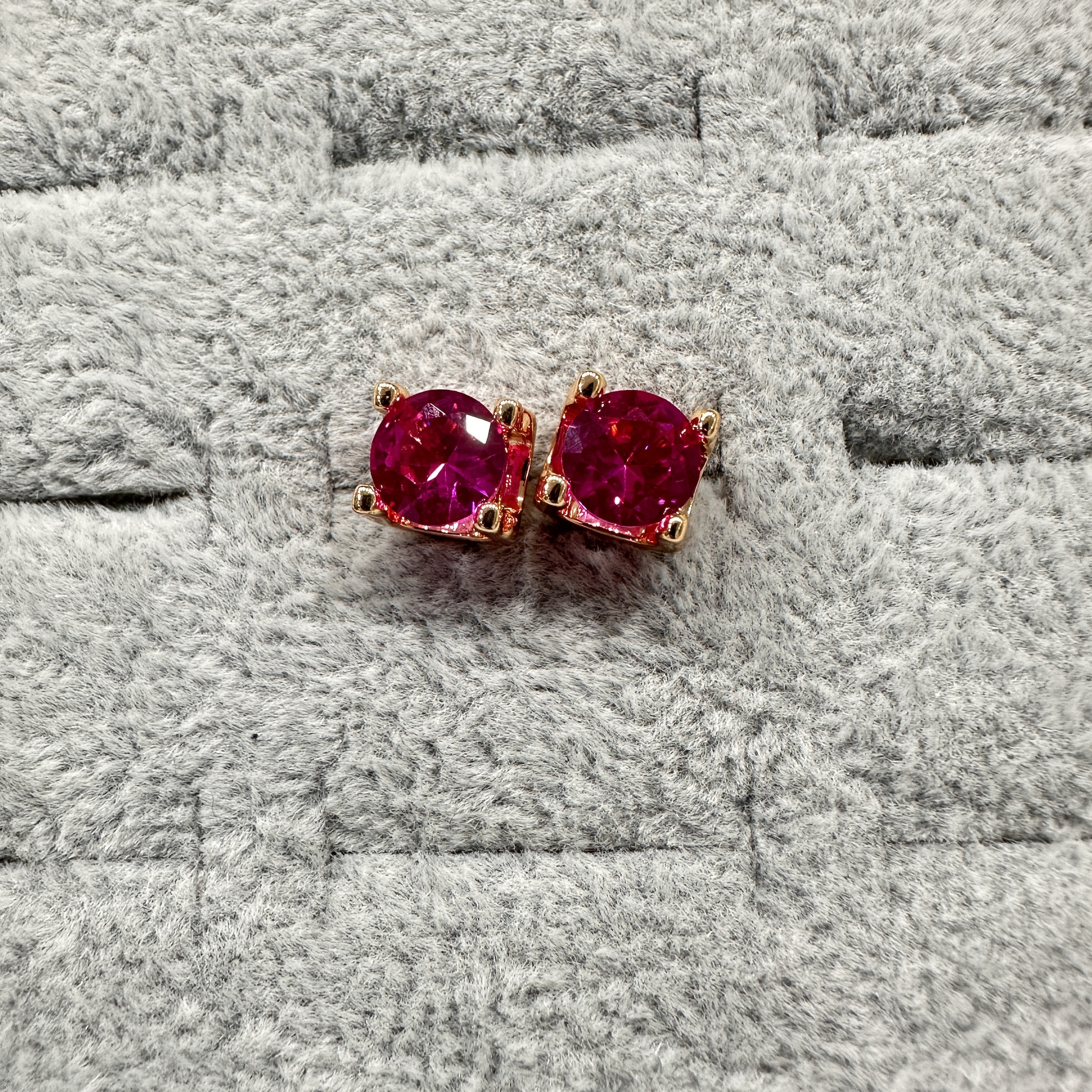 红耳钉女款高货——————er6