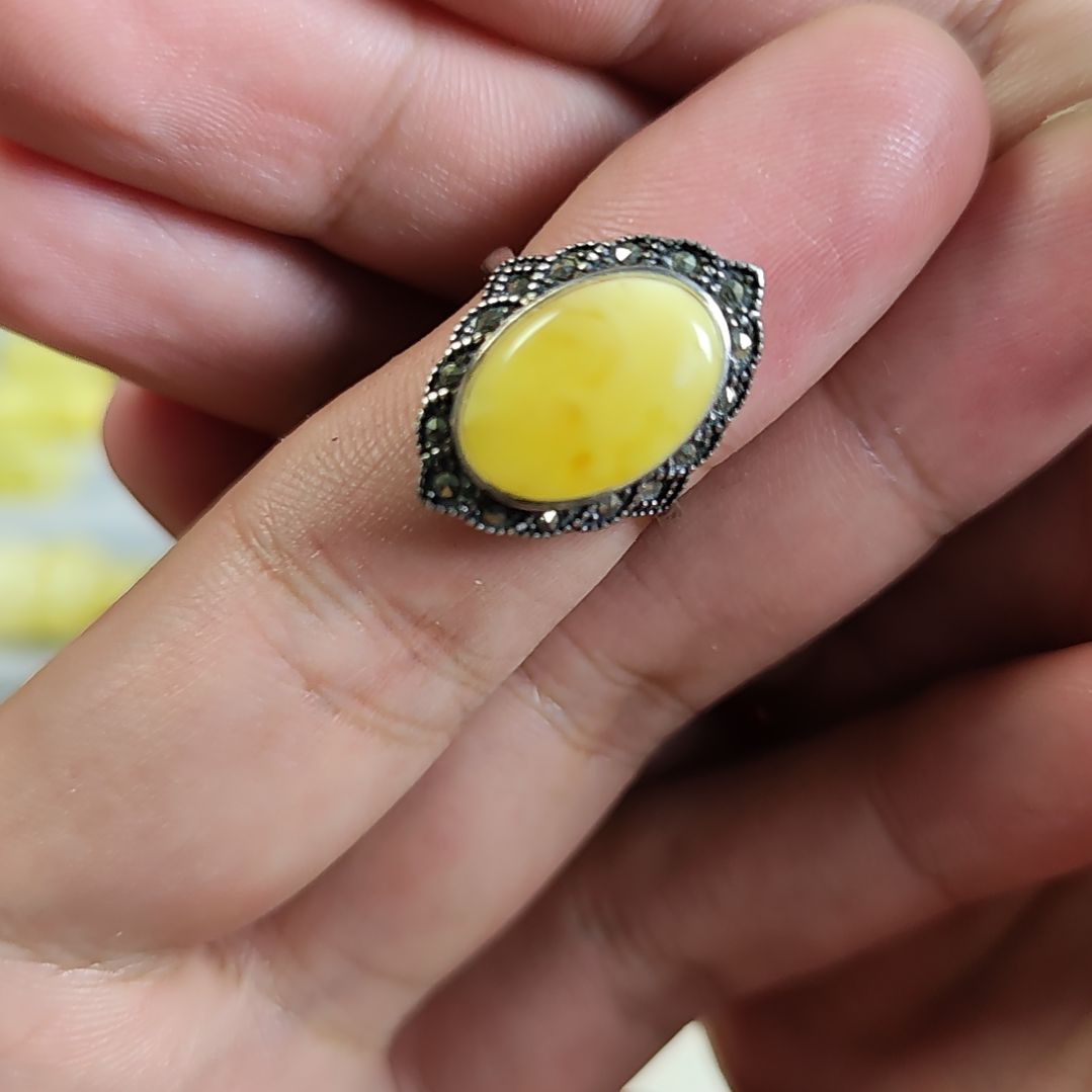 银S925镶嵌琥珀裸石女戒