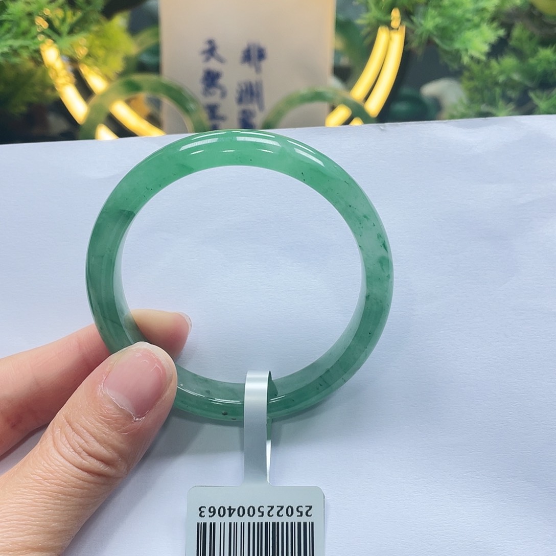 石英质玉未镶嵌手镯微***睛