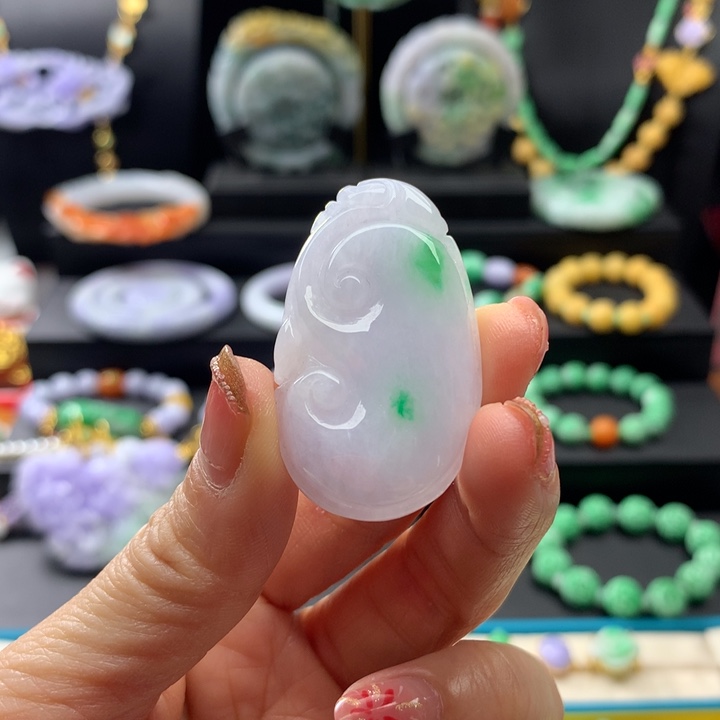 翡翠颈饰未镶嵌翡翠如意