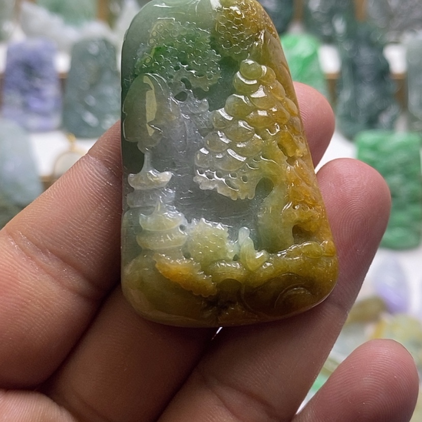 【闪购商品】翡翠未镶嵌颈饰山水