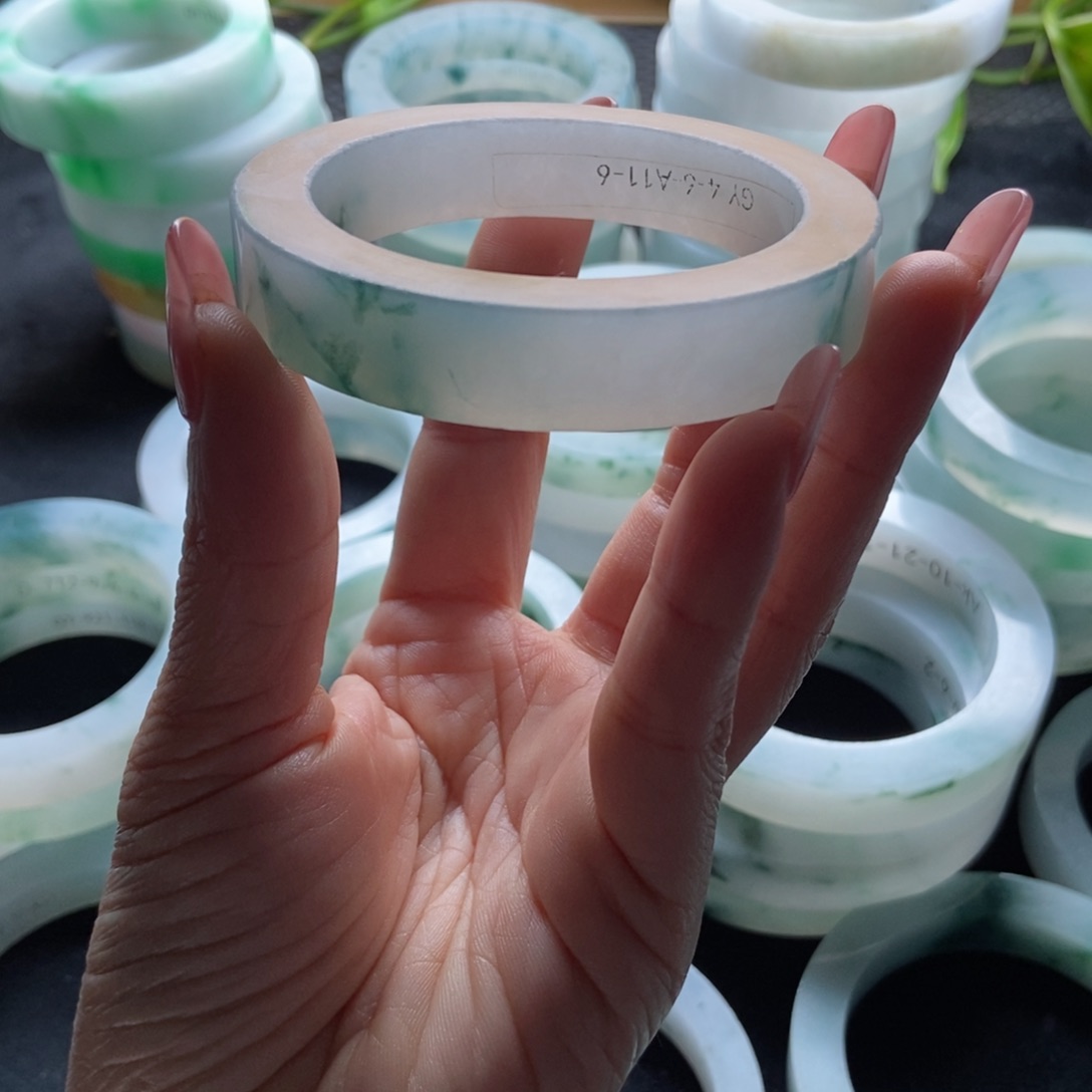 未镶嵌手镯定制翡翠樊****）