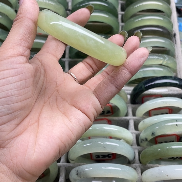 蛇纹石玉未镶嵌手镯223