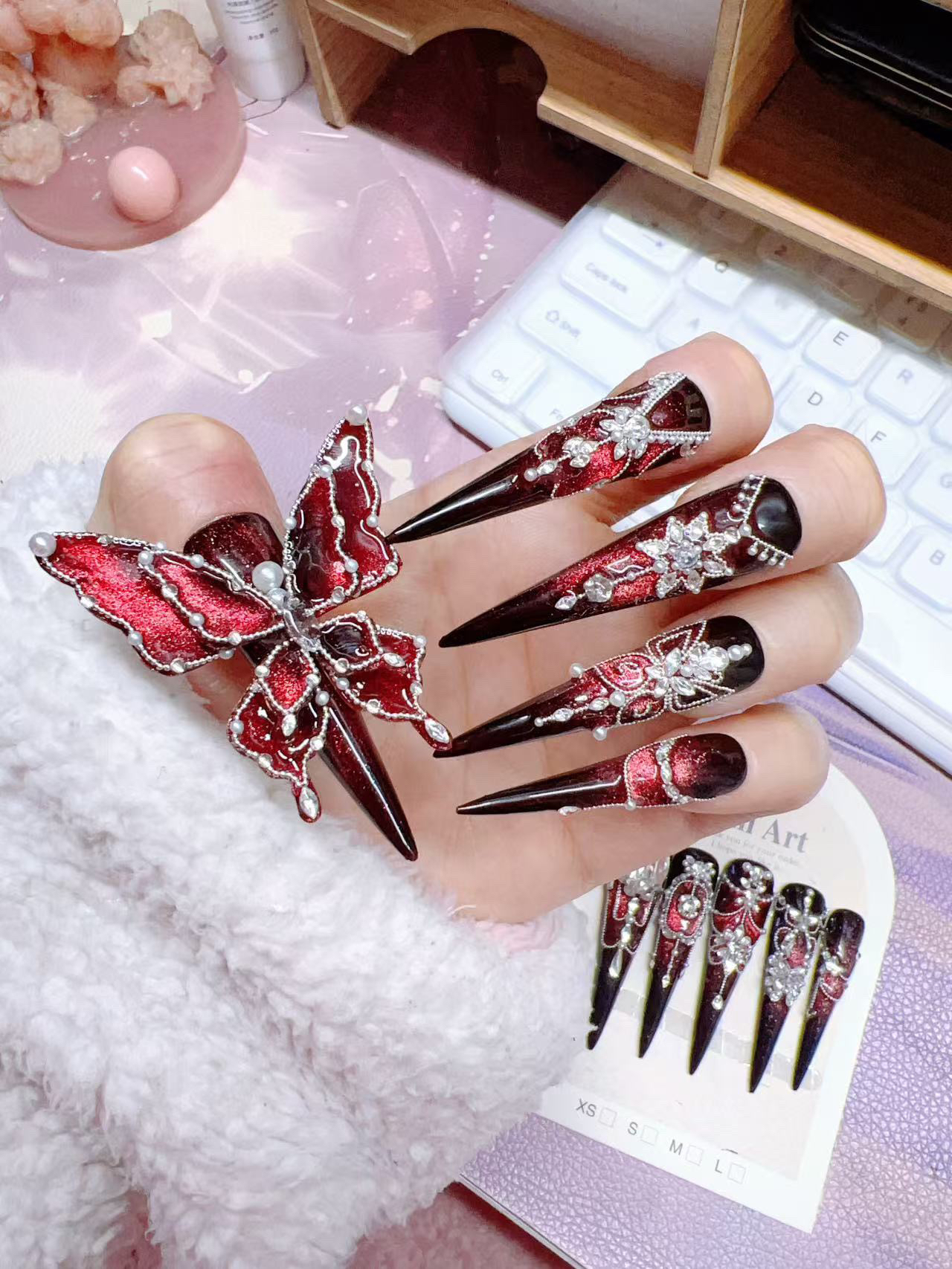 妙艺纯手工显白夏季时尚轻奢高级感新款穿戴甲美甲甲片红色黑色