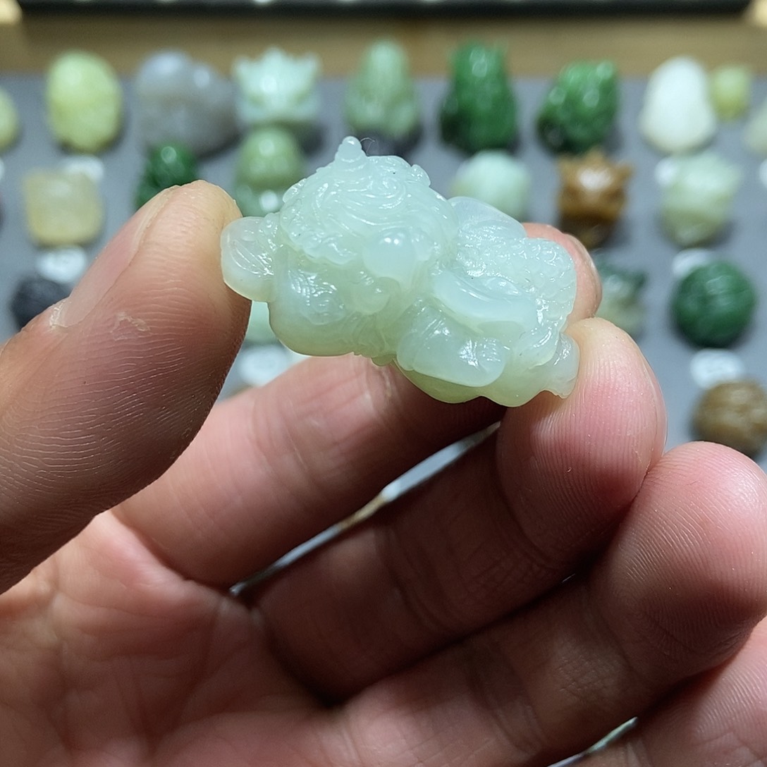 和田玉颈饰未镶嵌定制