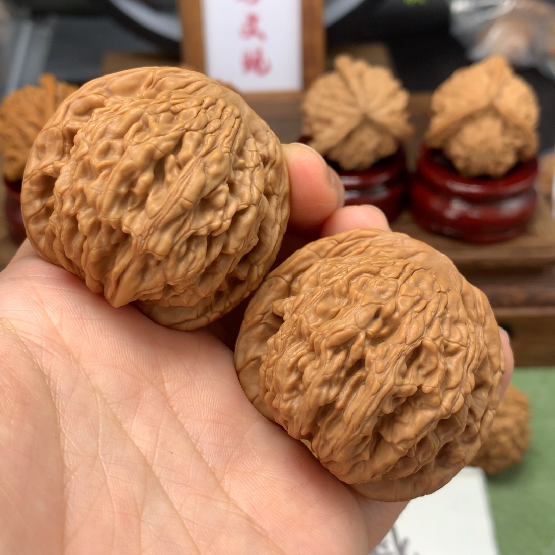 文玩核桃吊坠45虎头