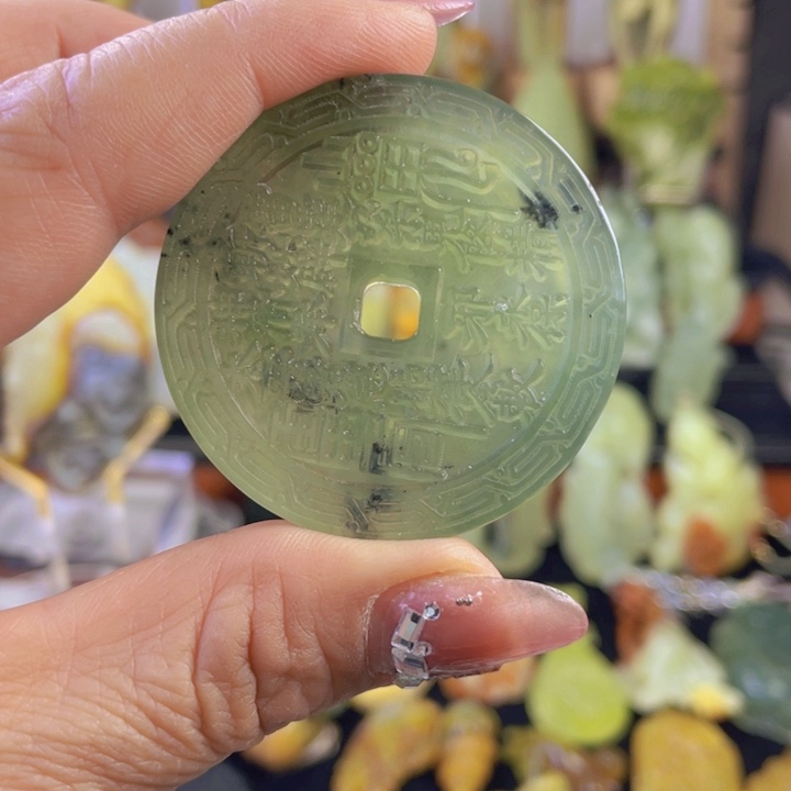 蛇纹石玉颈饰未镶嵌