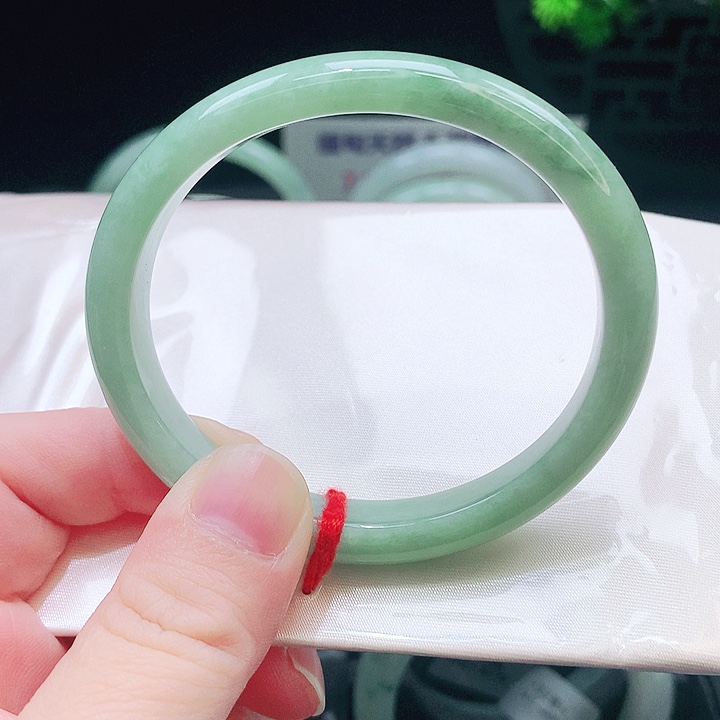 翡翠未镶嵌手镯0393