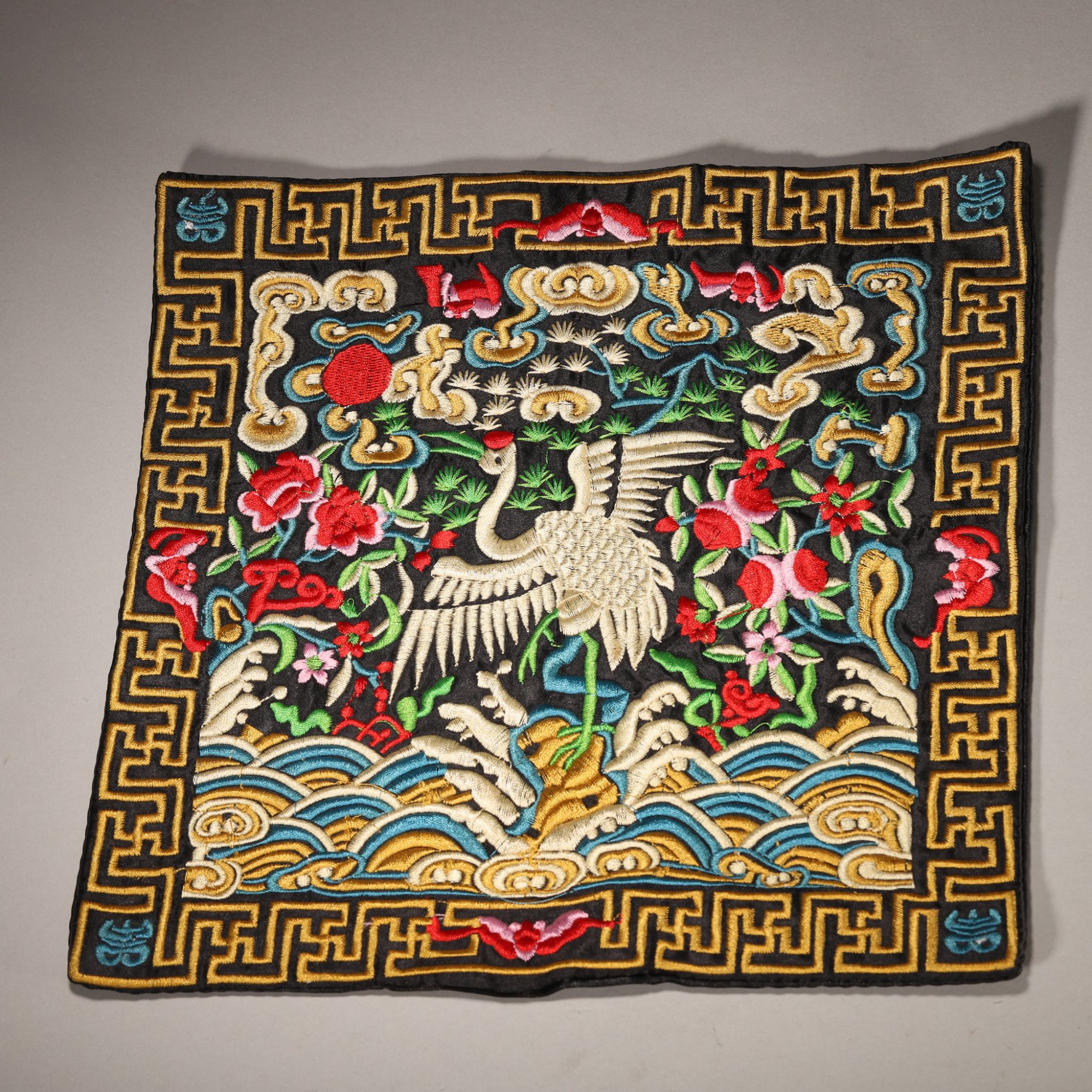 Lot03 清代刺绣补子