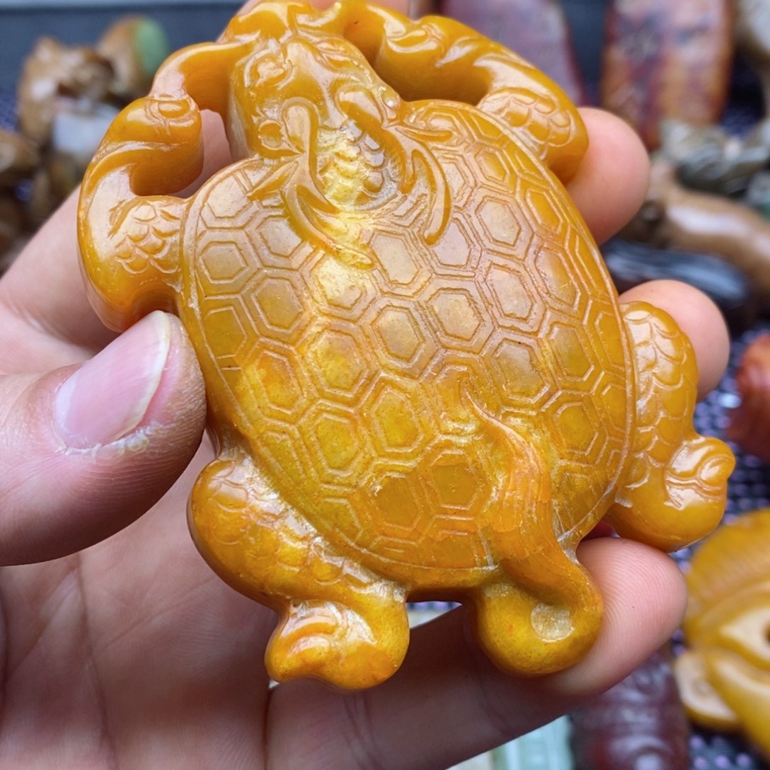 蛇纹石玉颈饰足银镀金镶嵌