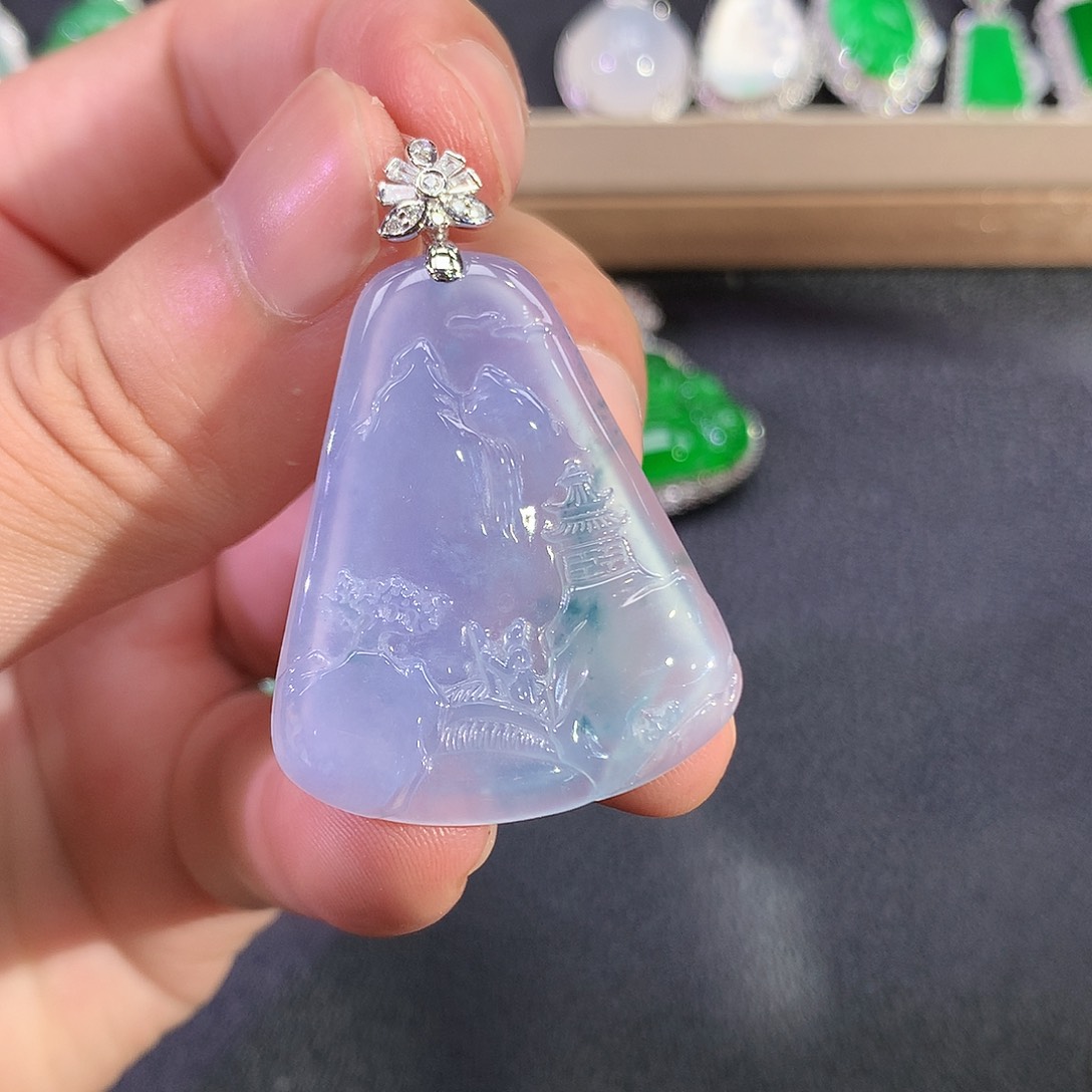 翡翠18K金镶嵌吊坠(赠链)