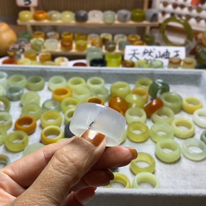 王***儿岫玉未镶嵌戒圈岫玉精品指环