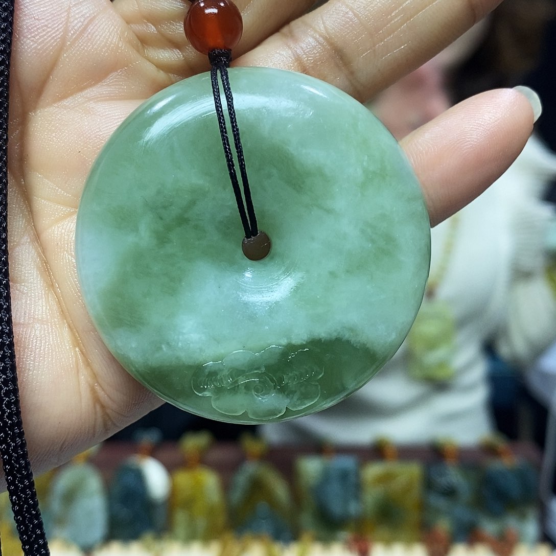 未镶嵌岫玉挂件吊坠