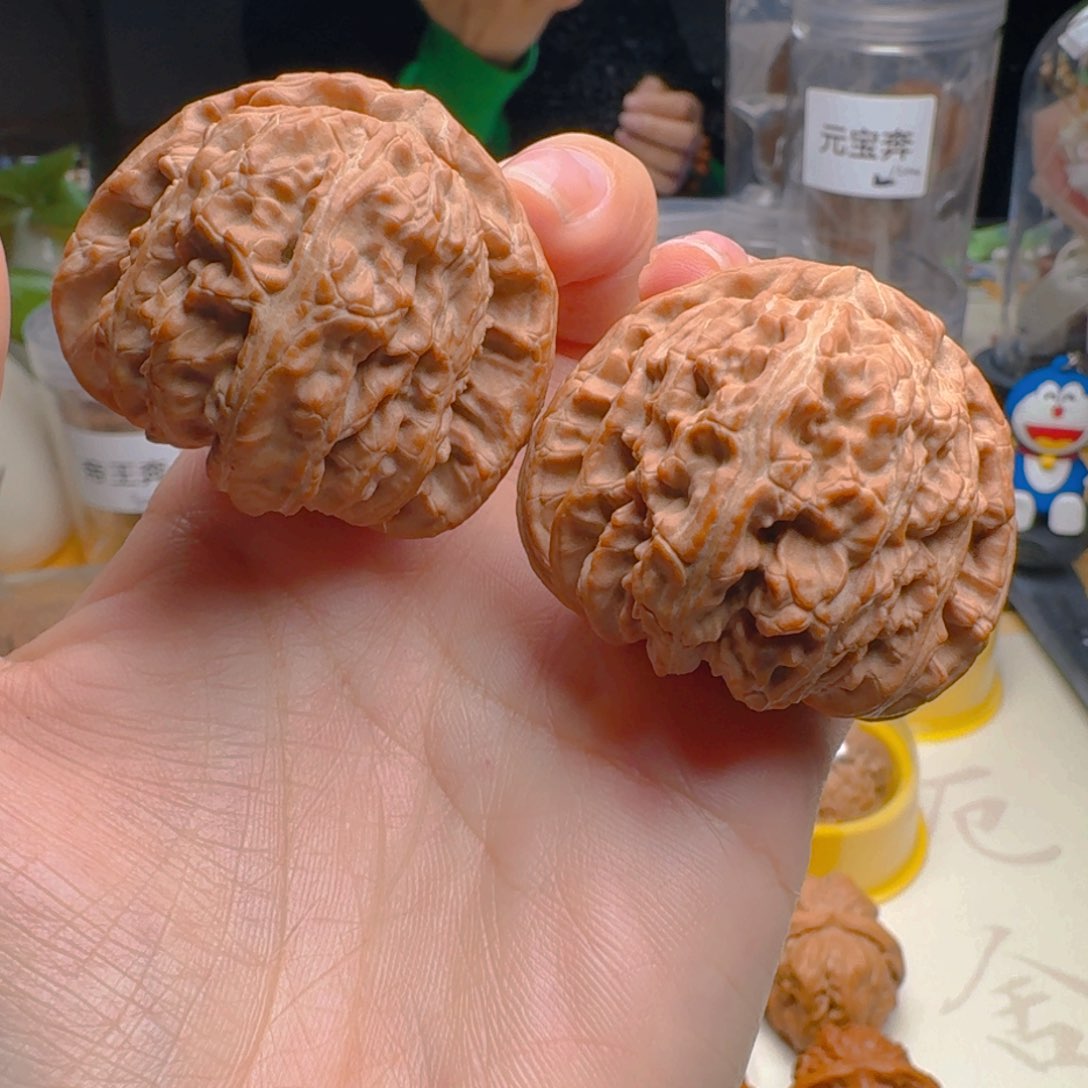 核桃把件44.5全品三角白