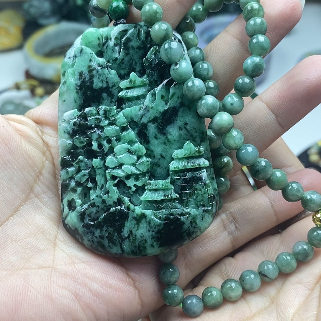 翡翠未镶嵌颈饰?****?牌子