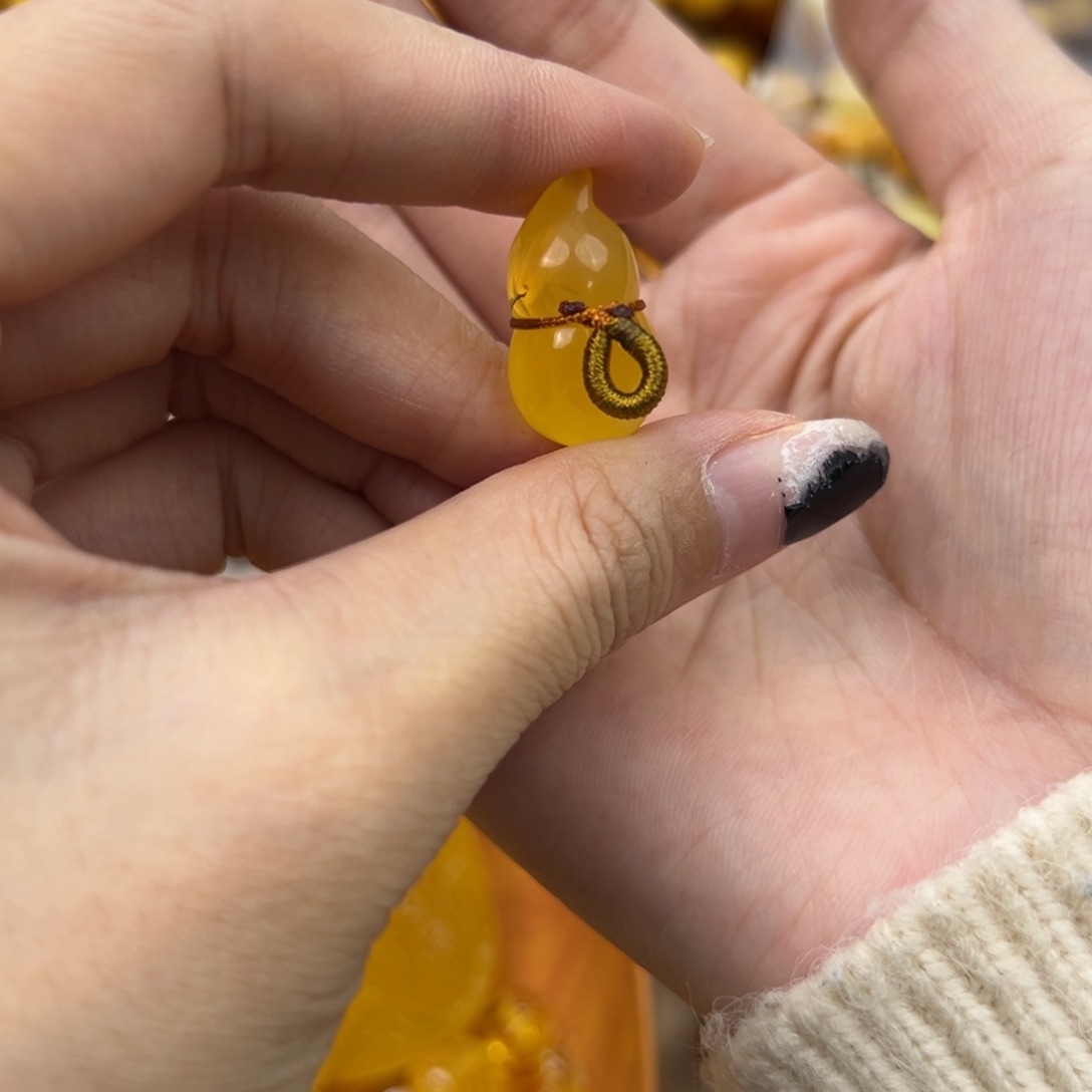 琥珀珠宝奇石未镶嵌