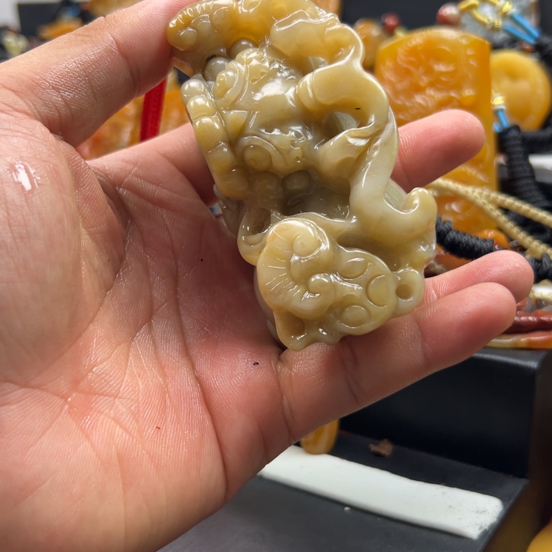 石英质玉（黄龙玉）未镶嵌多选发其一