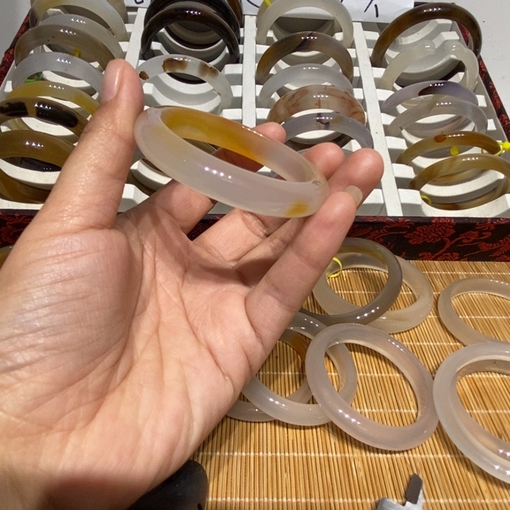 玛瑙/玉髓未镶嵌手镯