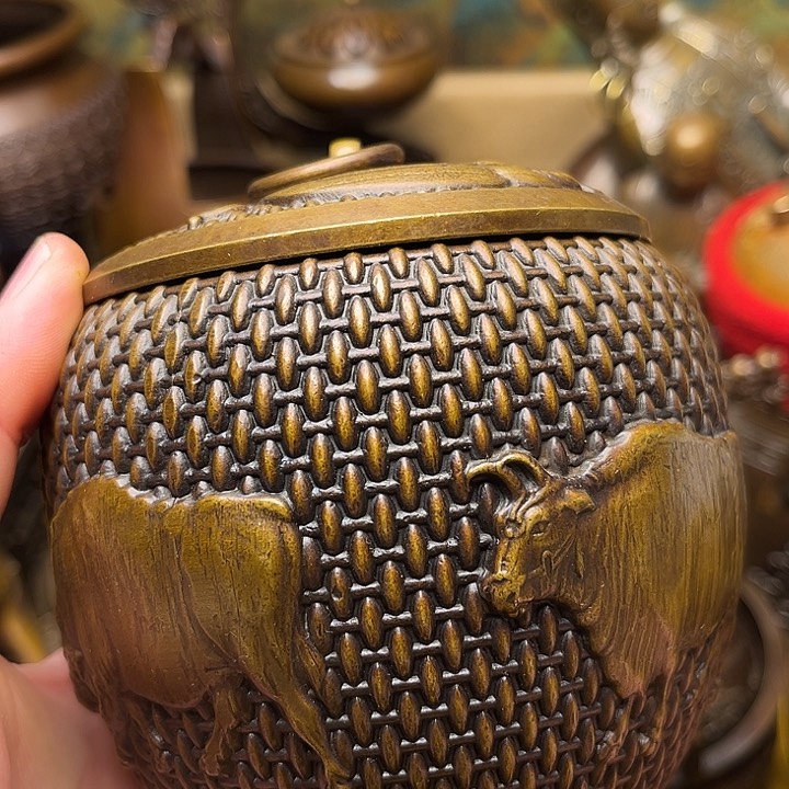 精美铜器批发档口